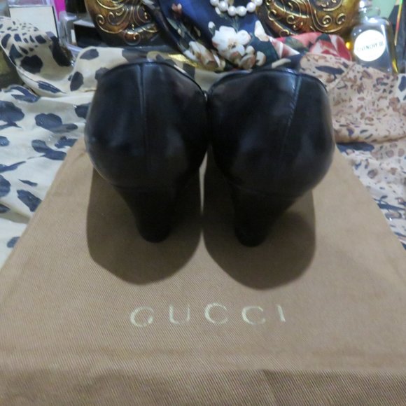Gucci Vintage Italian Leather Navy Blue Pumps size 38 or US 8 Gucci Red Stripe - Picture 4 of 11